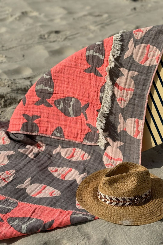 Toalla Reversible "FISH" Coral & Gris  FLÚOR - 100x200cm