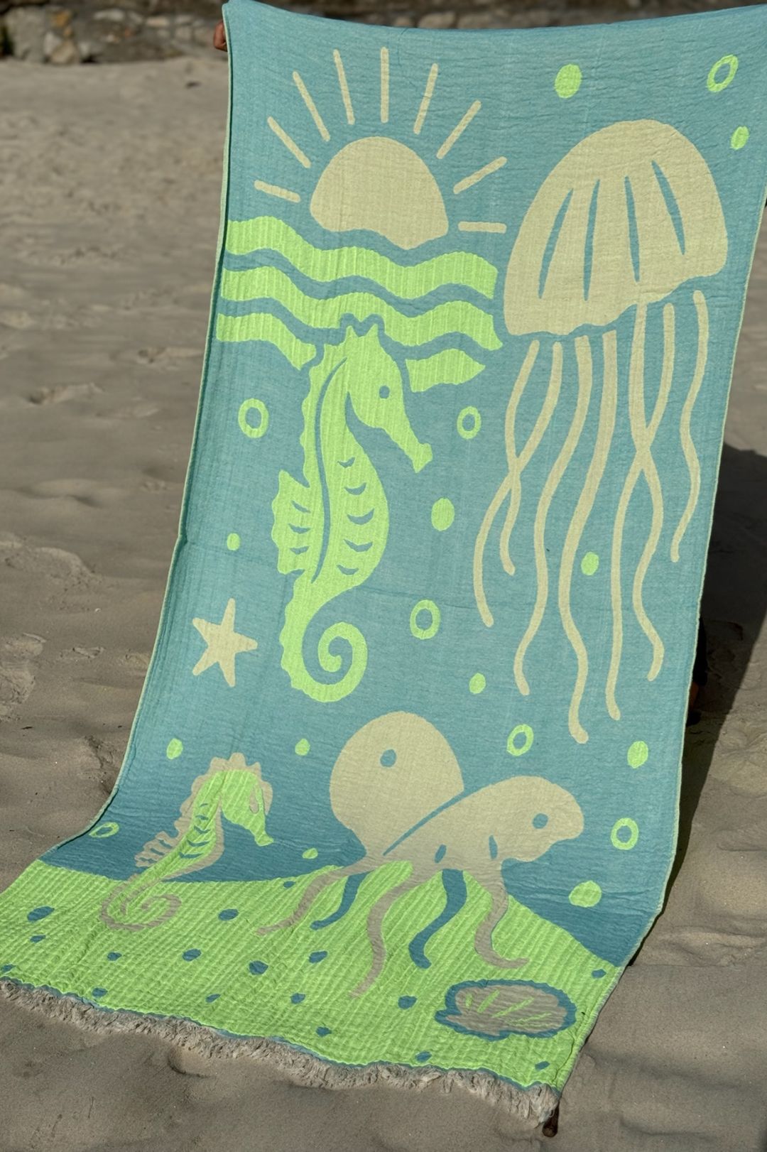 Toalla Reversible "JELLYFISH" FLÚOR - 100x200cm