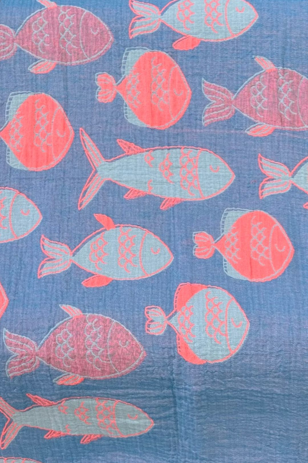 Toalla 100x180 cm. “Fish” Azul Flúor