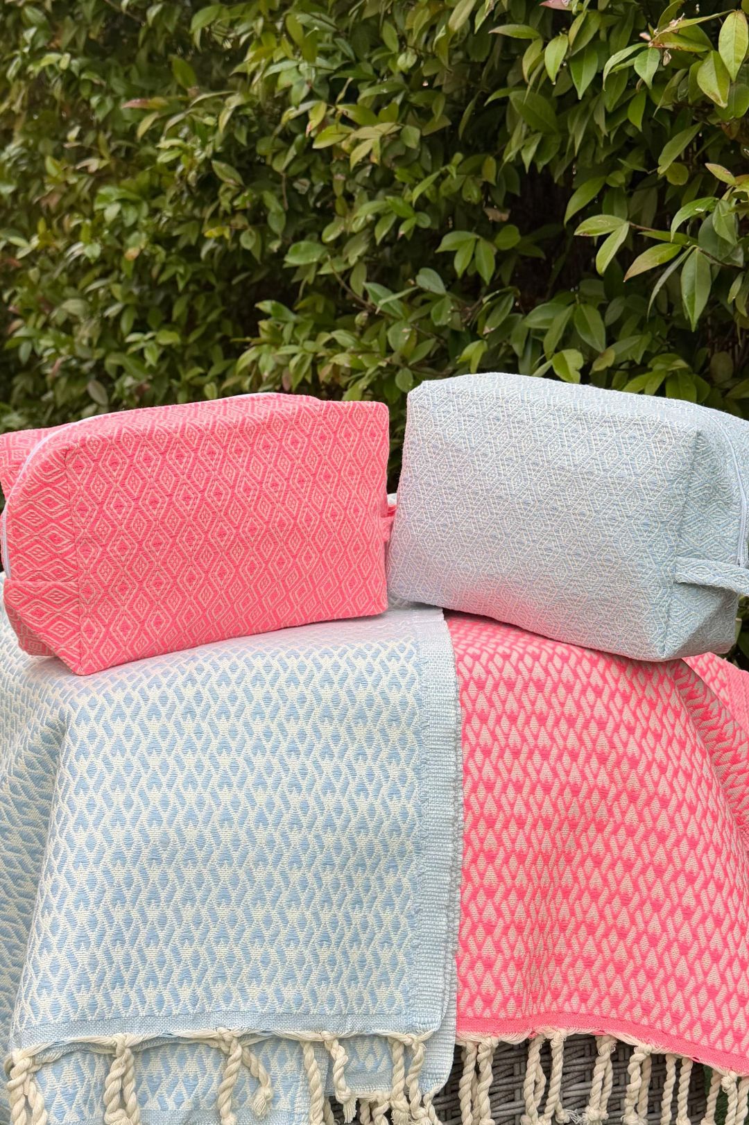 PACK Waikiki Rosa (Toalla + Neceser)