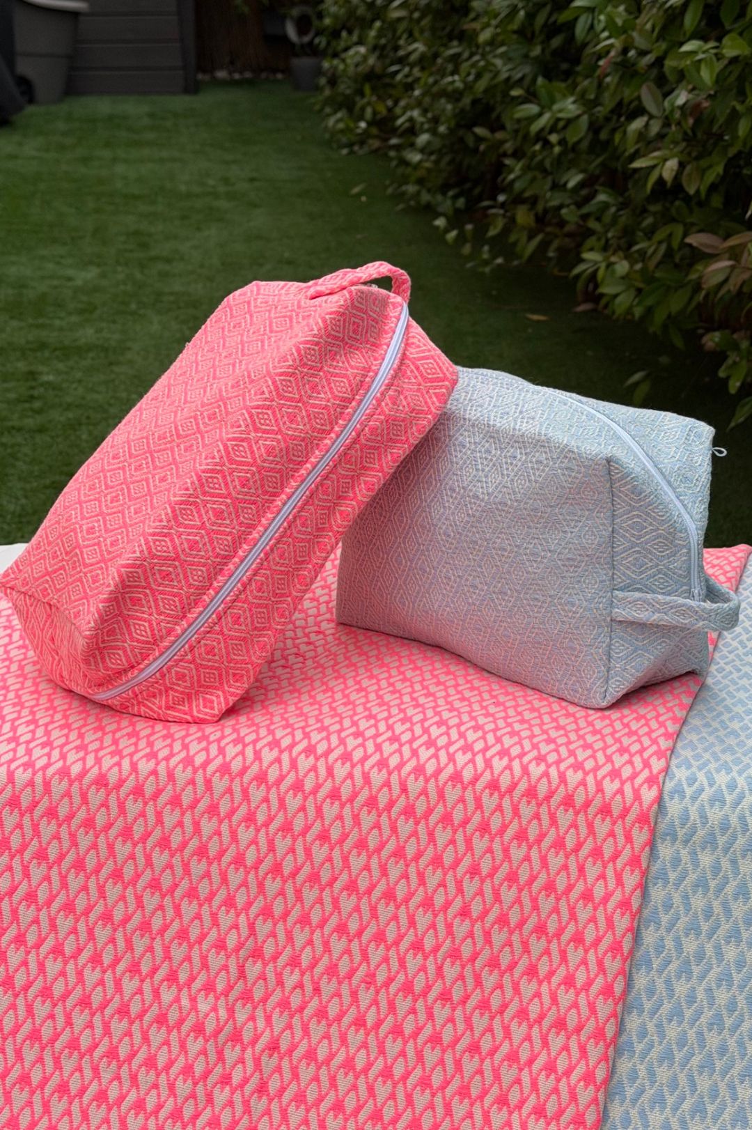 PACK Waikiki Rosa (Toalla + Neceser)